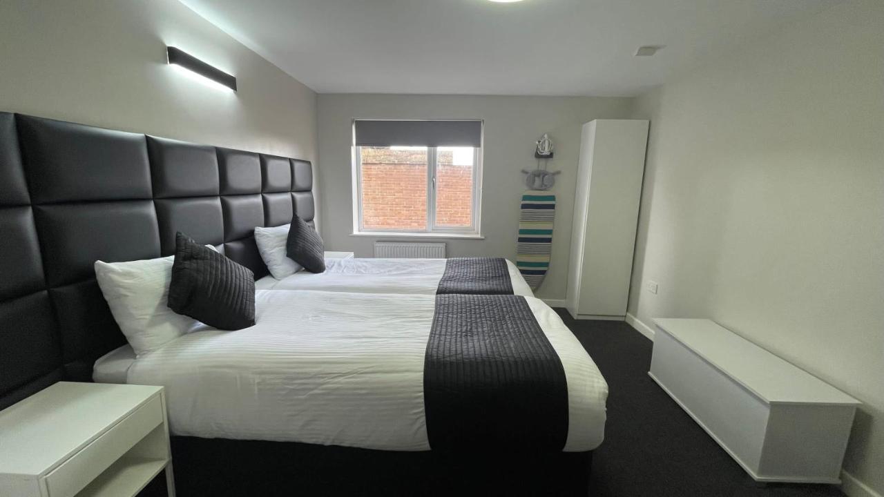 Apartment Hosted By Ryan - 1 Bedroom *